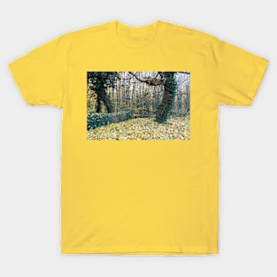 Autumn forest with tree brenches and fallen leaves T-Shirt